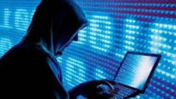 पुलिस ने हिरासत में लिया