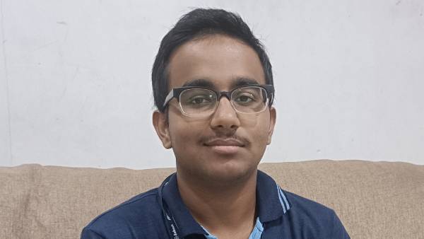 स्टेट टॉपर अक्षत की कामयाबी का राज