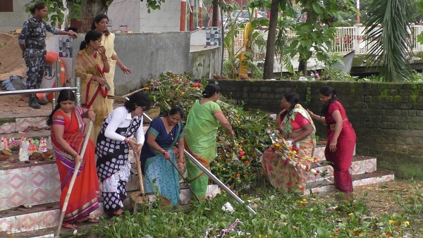 दमोह और सागर में जनसहयोग से तालाब, जलस्रोत साफ करने की परम्परा कायम रही है