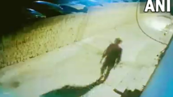 स्नैचर को पड़े लेने के देने