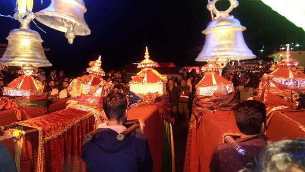 दो दिन तक ग्रामीण उत्सव मनाते हैं