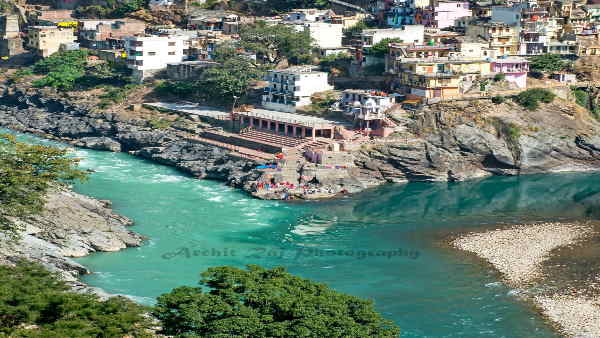 भागीरथी और अलकनंदा नदी के संगम स्थल देवप्रयाग भागीरथी और अलकनंदा नदी के संगम स्थल देवप्रयाग