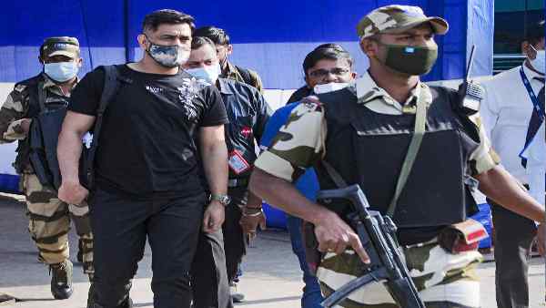 मौजूदा फैसले से धोनी नहीं माने जा सकते स्थायी निवासी- वकील