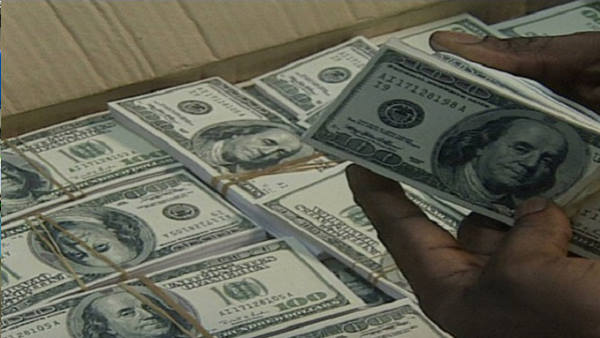 बैंक अकाउंट में आए 50 अरब डॉलर