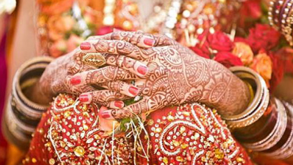 लंगड़ाते हुए पहुंची हॉस्पिटल
