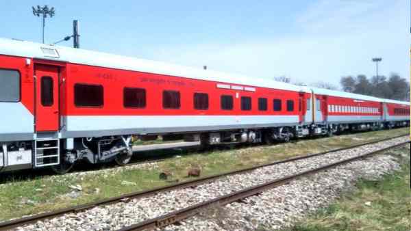 इन स्टेशनों पर ही खुलेंगे रेलवे कोच रेस्टोरेंट