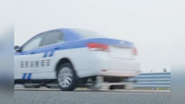 मैग्लेव कार की 230 किमी प्रति घंटे की रफ्तार मैग्लेव कार की 230 किमी प्रति घंटे की रफ्तार