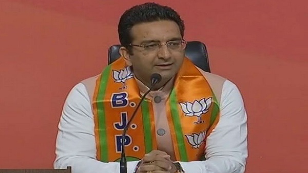 गौरव भाटिया का बड़ा आरोप गौरव भाटिया का बड़ा आरोप