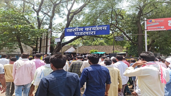 यूपी नोएडा के बाद एमपी में गालीबाज नेता 