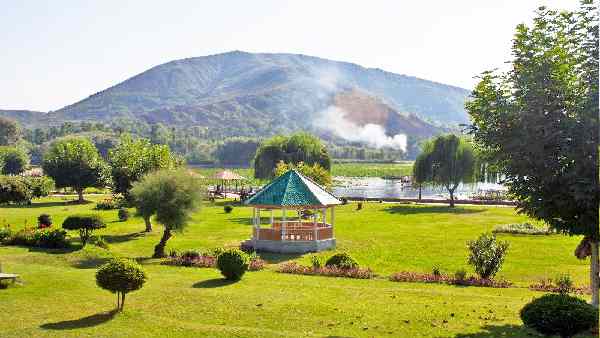 जल पक्षियों का सबसे बड़ा प्राकृतिक बसेरा जल पक्षियों का सबसे बड़ा प्राकृतिक बसेरा