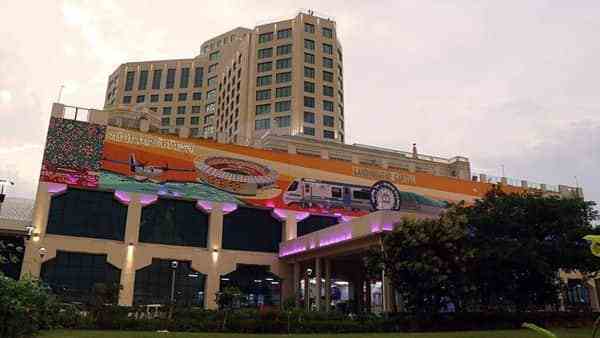 देशभर में चल रहा है स्टेशनों के विकास का काम