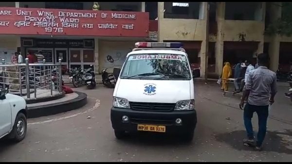 पुलिस से लगाई थी पगार पाने के लिए गुहार