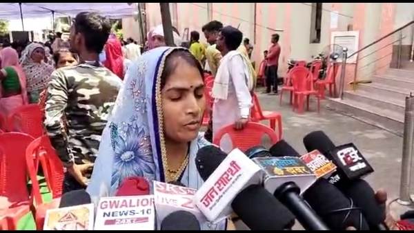 पट्टे पाकर खुश हो गए हितग्राही