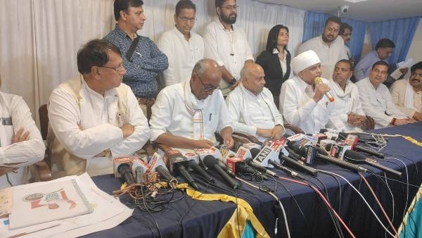 ग्वालियर में प्रेस वार्ता में केंद्र सरकार पर जमकर बरसे दिग्विजय सिंह