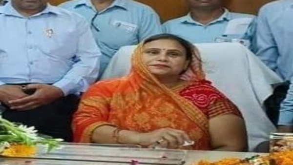 शहर की सड़कों को लेकर किया महापौर को घेरने का प्रयास