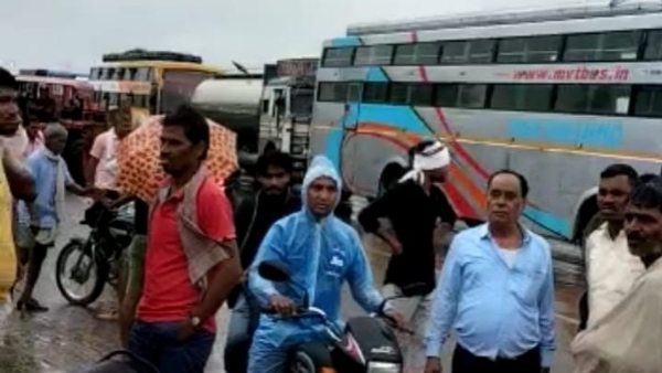 नेशनल हाईवे पर हो गए जाम के हालात