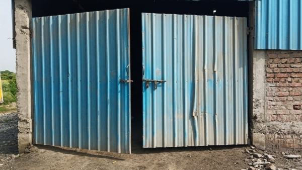 300 बोरी नकली सीमेंट समेत मिला रॉ मटेरियल