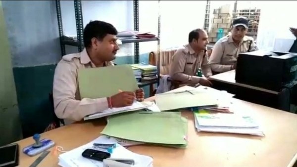 पैसे वापस नहीं मिलने पर कराया मामला दर्ज