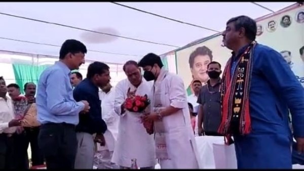 मकान बनाने के लिए ढाई-ढाई लाख रुपए की सहायता भी दी जाएगी