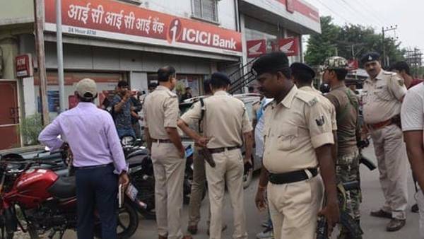 'हथियार देख डर गए थे लोग'