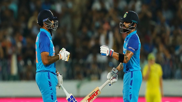 कोहली और सूर्या कुमार के बीच जबरदस्त साझेदारी