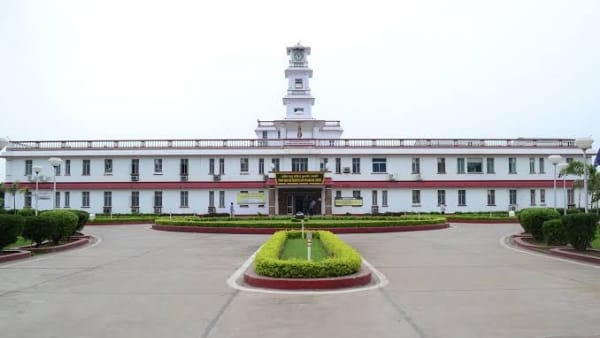 बिरला अस्पताल में हुआ ऑपरेशन