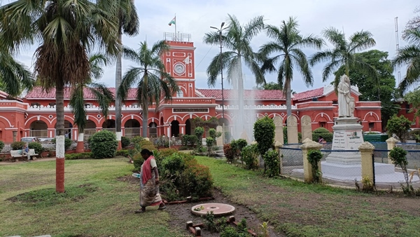 नगर निगम के खाते में स्ट्रीट लाइट 