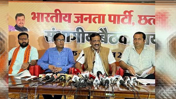 गोबर घोटाला किया था उजागर इसलिए की गई साजिश: BJP गोबर घोटाला किया था उजागर इसलिए की गई साजिश: BJP
