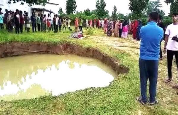 हादसे के बाद गांव में पसरा मातम