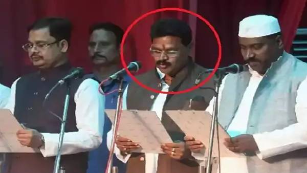 शपथ के बाद से ही बढ़ी कार्तिकेय की मुश्किलें