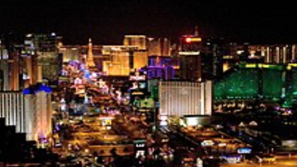 महिला बहुत सुंदर दिख रही थी, इसलिए पुलिस ने किया अरेस्ट महिला बहुत सुंदर दिख रही थी, इसलिए पुलिस ने किया अरेस्ट