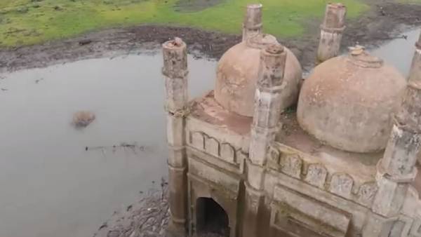 30 साल पहले पानी में डूब गई थी मस्जिद