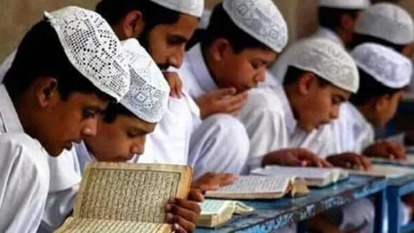 वाराणसी में 99 गैर मान्यता प्राप्त मदरसे वाराणसी में 99 गैर मान्यता प्राप्त मदरसे