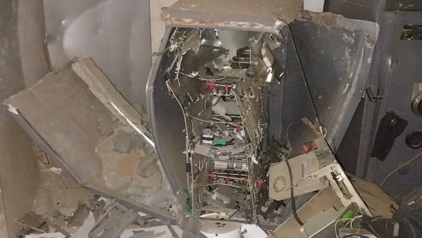 जिलेटिन से उड़ा दिया एटीएम