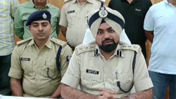 कार्तिकेय कुमार पर अपहरण का आरोप