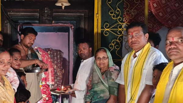 मोहन मरकाम ने मांगी दंतेश्वरी माई से सुख शांति की मन्नत 