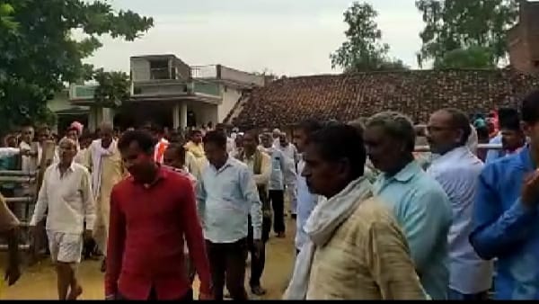 दिल्ली एयरपोर्ट से एंबुलेंस के माध्यम से लाया गया पार्थिव शरीर