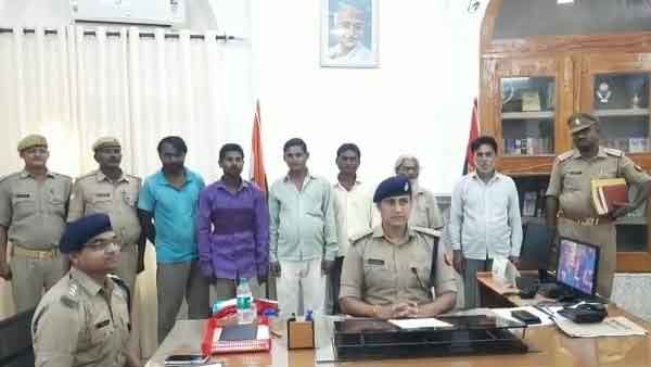 कोई खरीदा तो कोई बेचा और लड़की पहुंच गई फर्रुखाबाद