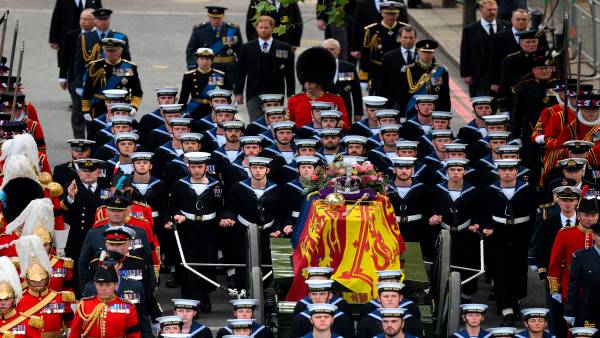 भव्य समारोह के बीच अंतिम विदाई