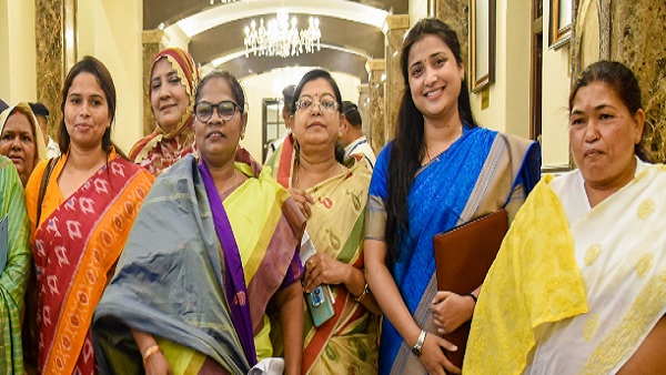 'हम आपके आगे या पीछे नहीं चलना चाहते' 'हम आपके आगे या पीछे नहीं चलना चाहते'