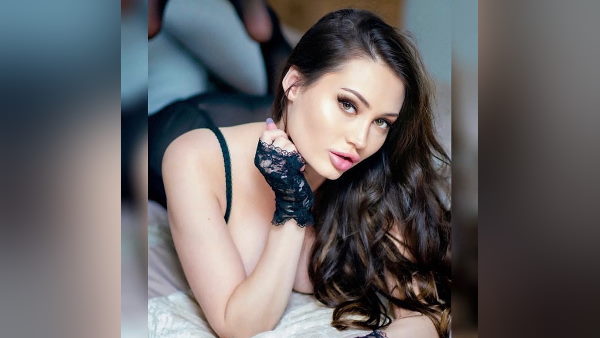 'पड़ोसियों ने मां को सब कुछ बता दिया'