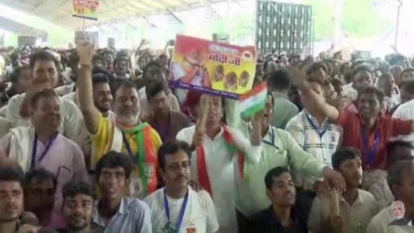 महिलाओं के लिए शुरू की गई अन्य योजनाओं के बारे में भी बोले पीएम