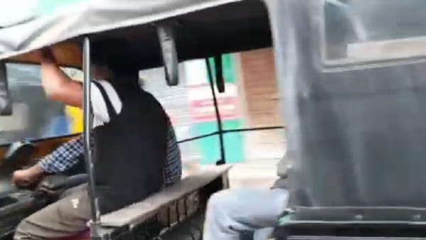 लोगों का दिल पसीज गया लोगों का दिल पसीज गया