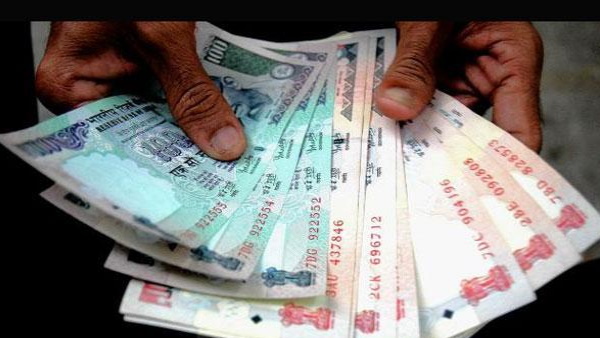 जानिए इस अजीब सर्विस से कितनी करता है कमाई 
