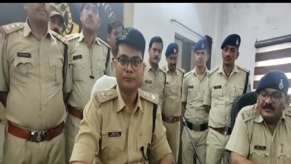 धमकी भरी चिट्ठी देखकर व्यापारी घबराया