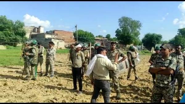 आरोपियों के घरों पर बुलडोजर चलाकर घरों को किया गया जमींदोज