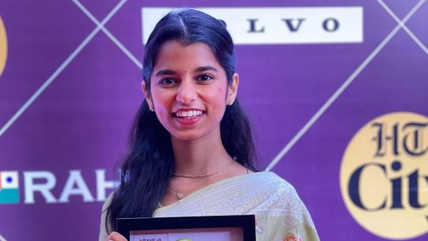 सोशल मीडिया पर भी काफी फैन फॉलोइंग