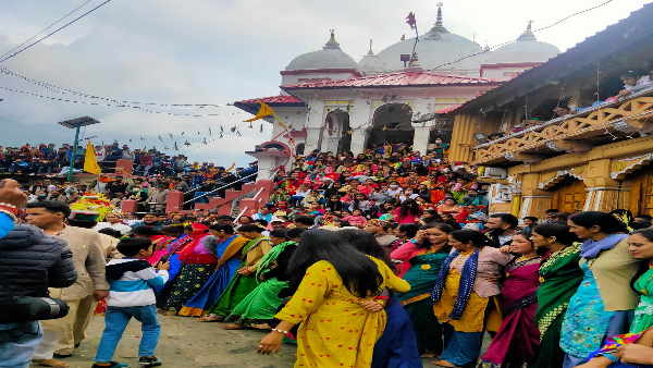 उत्सव पीढि़यों से मनाया जा रहा उत्सव पीढि़यों से मनाया जा रहा