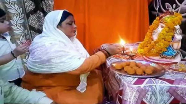 Aligarh muslim women rubi asif khan Aligarh muslim women rubi asif khan