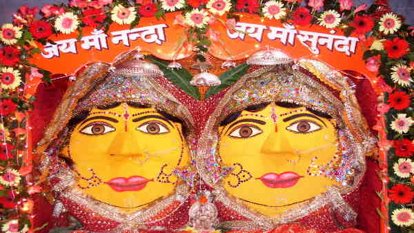 कभी चांदी से भी इन मूर्तियों का निर्माण किए जाने का भी इतिहास 
